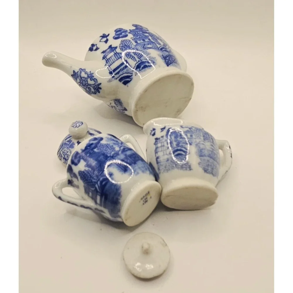 Blue Willow Tea Set 16 Peice Child's Set Japan